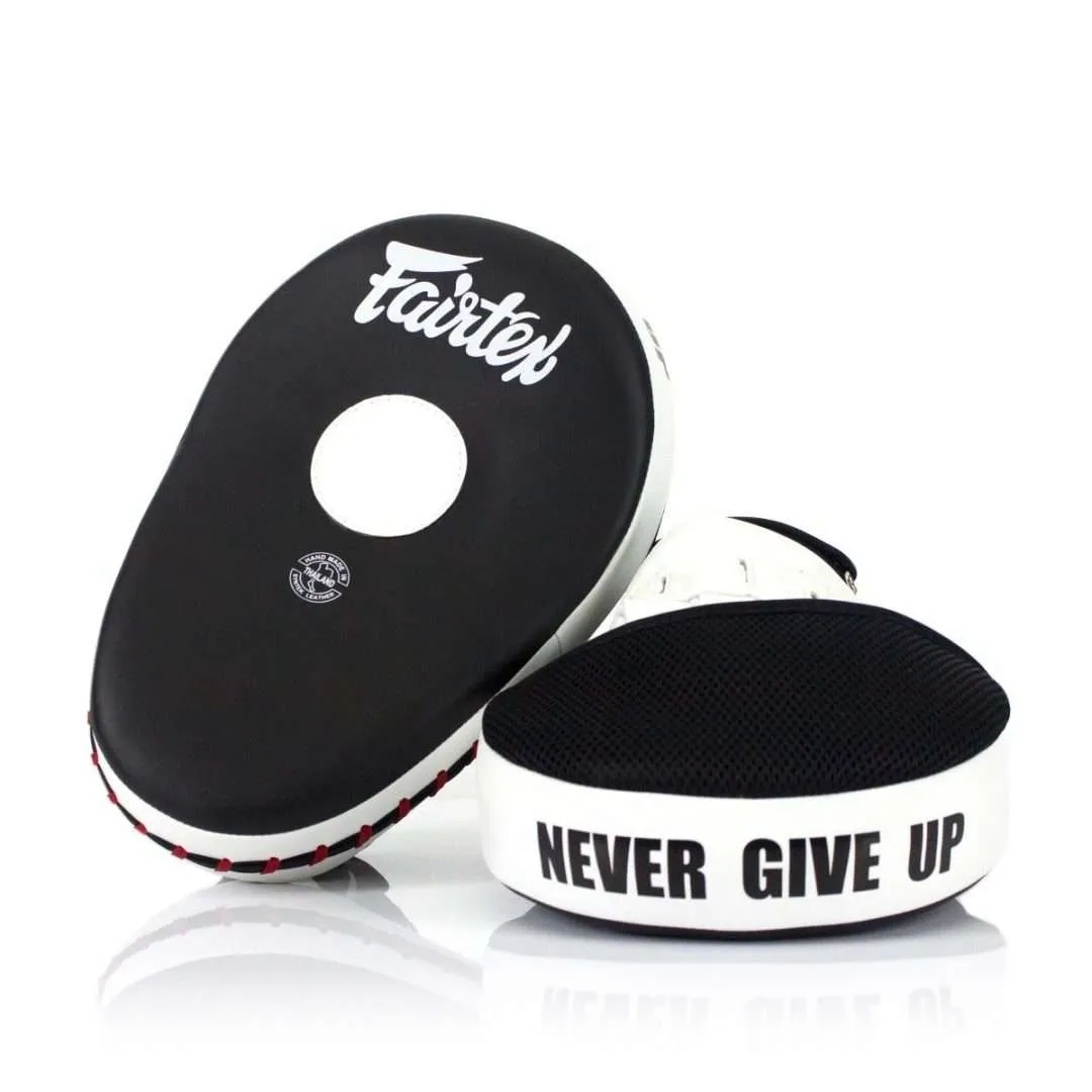 FAIRTEX FMV13 Focus Pads pair, black-white FAIRTEX FMV13 Focus Pads pair, black-white
