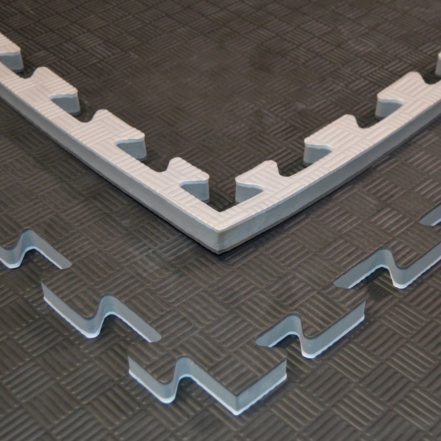 karate matts, black-grey checkered surface, 100x100x2cm