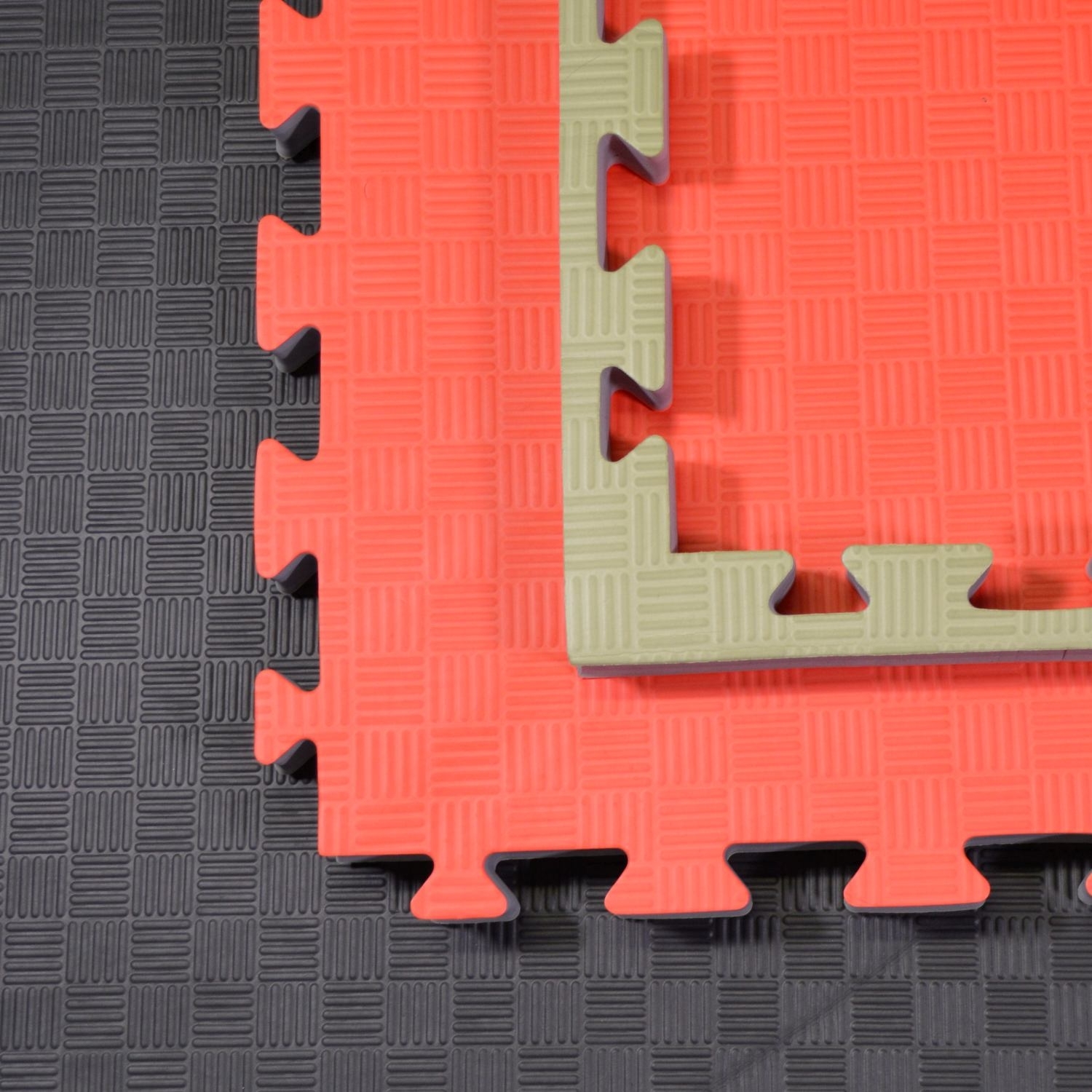 Kampfsportmatten Wendematte rot/ grün 100x100x4cm Kampfsportmatten Wendematte rot/ grün 100x100x4cm