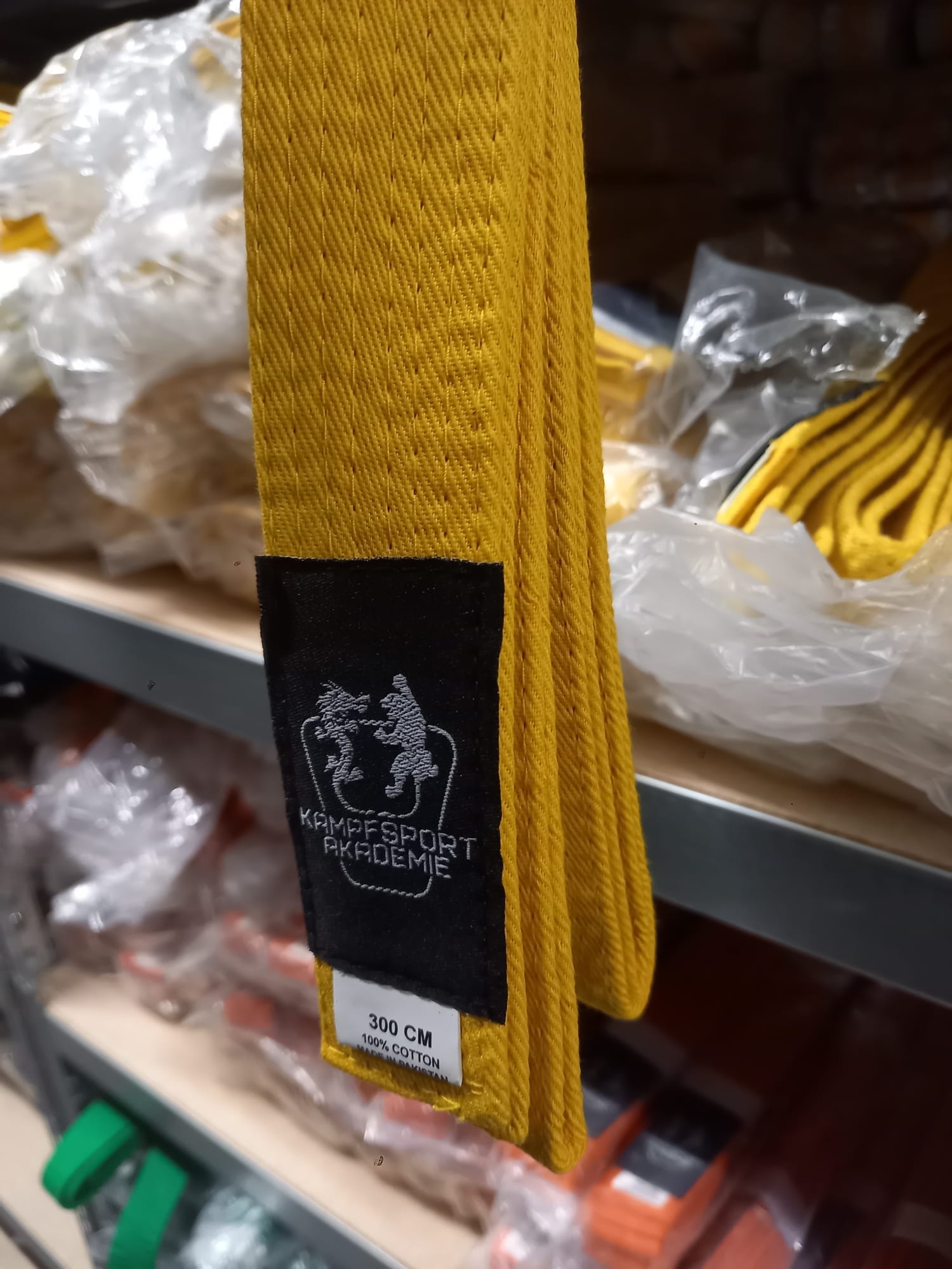 "Kampfsport Akademie" Gürtel einfarbig Gelb 300cm, Preis auf Anfrage! "Kampfsport Akademie" Gürtel einfarbig Gelb 300cm, Preis auf Anfrage!