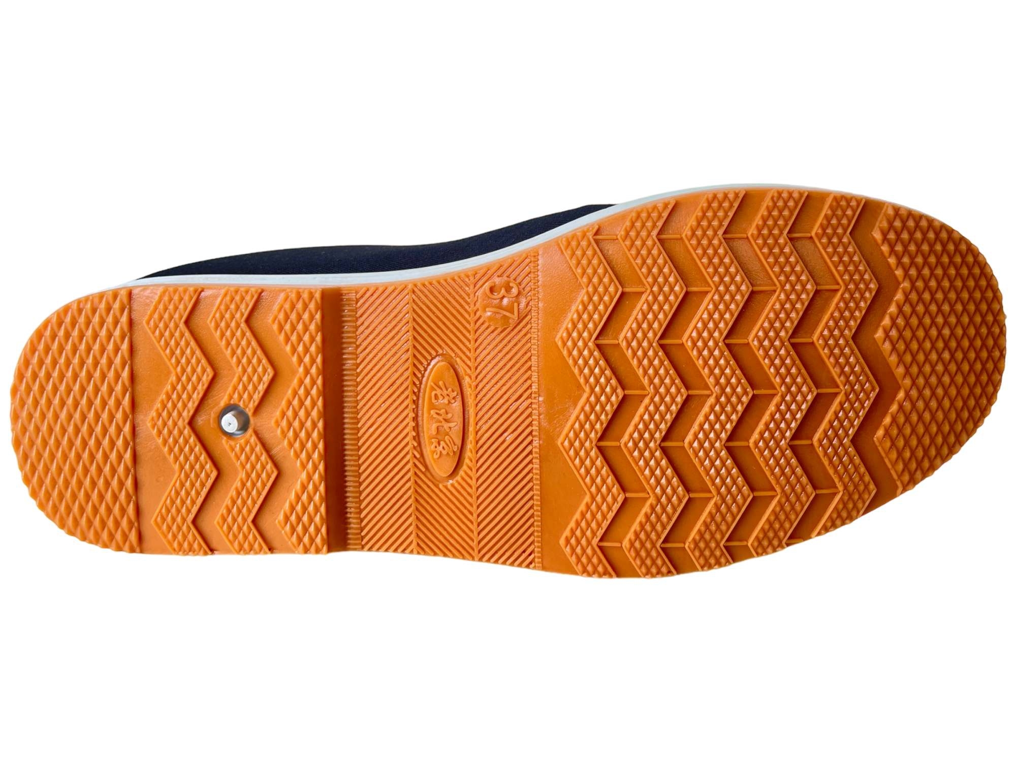 Kung fu slipper, black upper, rubber sole 37 Kung fu slipper, black upper, rubber sole 37